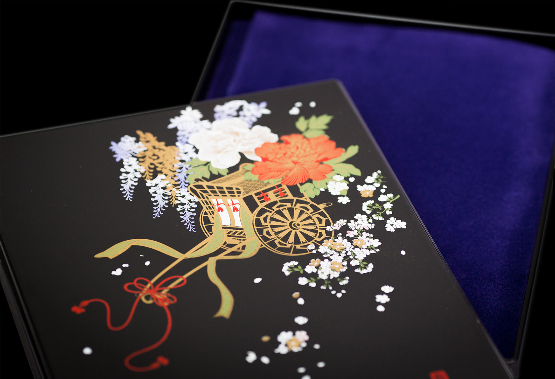 うるし電報箱をあけたイメージ